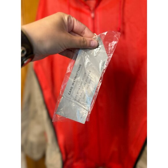 NWT Scoop Red & Tan Colorblock Windbreaker Jacket Hooded Zip-Up, Size M (23x24) - Picture 5 of 8